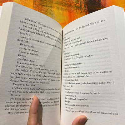 Sách - No Country for Old Men by Cormac McCarthy - English Thriller, Crime Novel / Sách Ngoại văn Nhập khẩu