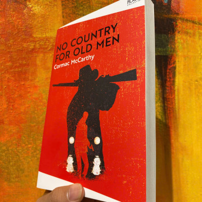 Sách - No Country for Old Men by Cormac McCarthy - English Thriller, Crime Novel / Sách Ngoại văn Nhập khẩu