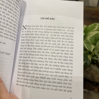 CHỦ NGHĨA DÂN TÚY TRONG ĐỜI SỐNG CHÍNH TRỊ THẾ GIỚI – Phùng Chí Kiên, Nguyễn & Văn Nhu  - Nxb Chính trị Quốc gia sự thật – bìa mềm