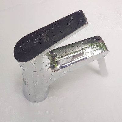 Vòi lavabo nóng lạnh Eurolife EL-3002 (Trắng bạc)