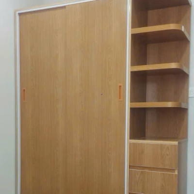 Tủ áo Ecoplast 2 cánh lùa và kệ Juno Sofa KT 1m6 x 2m màu gỗ