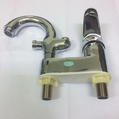 [FREESHIP] Vòi chậu rửa mặt kiêm vòi hoa sen TOTO nóng lạnh dùng chậu 3 lỗ (Vòi liền sen) bảo hành 5 năm