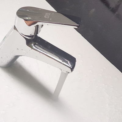 Vòi lavabo nóng lạnh Eurolife EL-3002 (Trắng bạc)