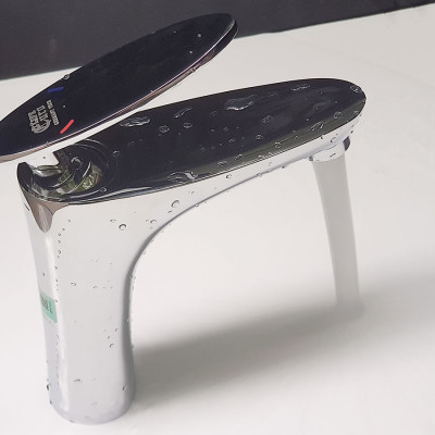 Vòi Lavabo nóng lạnh Đồng mạ Chrome Eurolife EL-CAM02 (Trắng bạc)