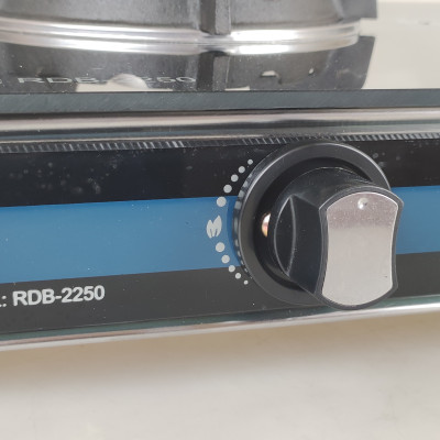 Bếp ga đôi kiếng cường lực Raiden RDB2250A, kiềng gang chống oxj hóa, kính 7ly, Hàng chính hãng