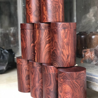 Hộp đựng trà chè bằng gỗ trắc đỏ đen kt cao 20×12cm