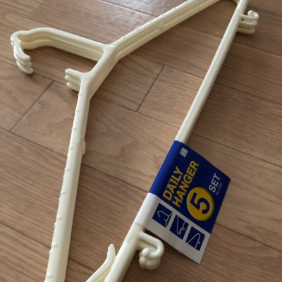 Set 05 chiếc móc treo quần áo , màu sắc tươi sáng, bắt mắt tô điểm cho không gian thêm phần sinh động - nội địa Nhật Bản