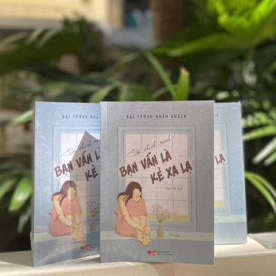 Sách - Với chính mình bạn vẫn là kẻ xa lạ 