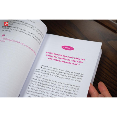 Sách - Con không cần hoàn hảo, con chỉ cần tự tin - Đinh Tị Books