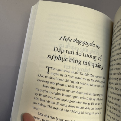 HIỆU ỨNG CÁNH BƯỚM - Chí Tinh – Cao Đức Hiếu dịch - Nhã Nam – NXB Công thương