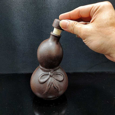 Nậm Rượu Gốm 500ML cao cấp mẫu hồ lô nghiêng màu nâu đất - Nậm Đựng Rượu cho giới sành tửu – Nậm Rượu Đẹp (L4)