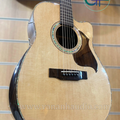 Đàn Guitar Acoustic Custom CL2022 của anh Lê Dũng Sĩ (Khảm trai chữ ký cần đàn)
