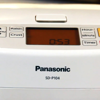Máy làm bánh mì Panasonic SD - P104. Hàng chính hãng