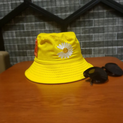 Mũ bụket tai bèo thêu hoa trắng