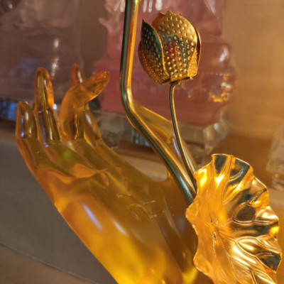 Đèn thờ tay Phật hoa lưu ly