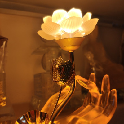 Đèn thờ tay Phật hoa lưu ly