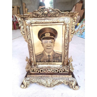 BÀI VỊ DI ẢNH CAO 55 x 40 CM  CHẤT LIỆU BẰNG ĐỒNG 