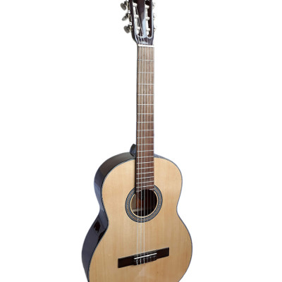 Đàn Guitar Classic DC120 dây nilon mặt gỗ thông lưng và hông gỗ hồng đào dòng trung kỹ cho âm thanh ấm áp trữ tình Duy Guitar