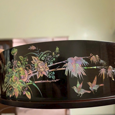 Tráp tròn gỗ trắc khảm ốc đỏ kt mặt tròn 30 cao 11.6cm 