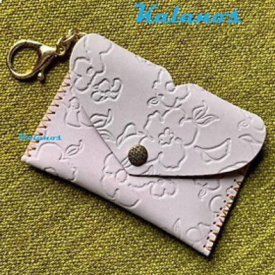 Ví nữ mini móc khóa nhỏ gọn da bò cao cấp handmade với nắp cách điệu hình trái tim độc đáo KMKN40-Hong