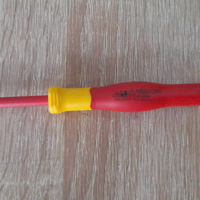 Tua vít nhỏ chính xác T10 * 50mm cách điện 1000V VDE SATA 63903