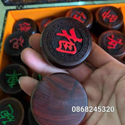 Quân cờ gỗ trắc kt 4.5×1.5cm + cả hộp đựng 