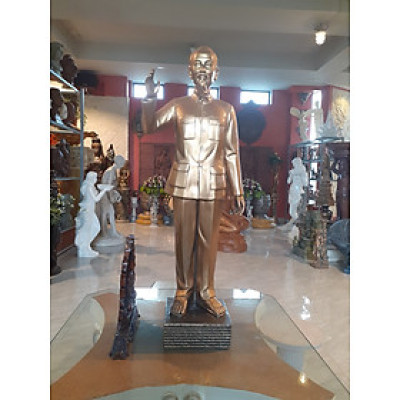 Tượng Bác Hồ vĩ đại 