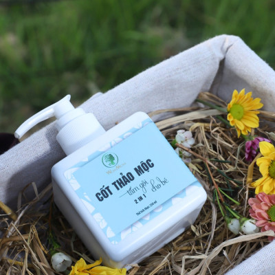 Cốt thảo mộc tắm và gội bé Wonmom 250ml