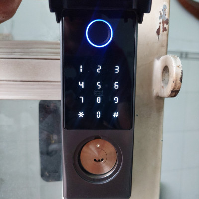 KHÓA THẺ TỪ - VÂN TAY 1 MẶT SAFARISG KC-01, DÙNG APP QUẢN LÝ NGƯỜI DÙNG TRÊN  ĐIỆN THOẠI - BLUETOOTH / WIFI ( TÙY CHON) - HÀNG NHẬP KHẨU