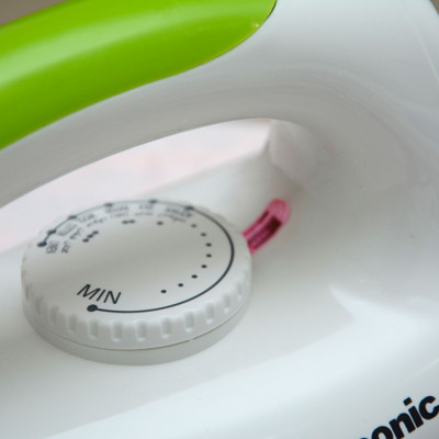 Bàn Ủi Khô Panasonic NI-317TXRA – Xanh Lá - Hàng chính hãng