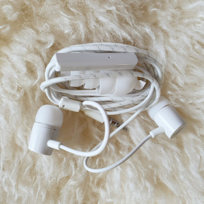 Tai Nghe Dành Cho Điện Thoại Vsmart Bee Lite / Joy 4 Tặng Kèm Núm Silicone Thay Thế - Âm Thanh Trung Thực - Công Suất Lớn - Hàng Chính Hãng