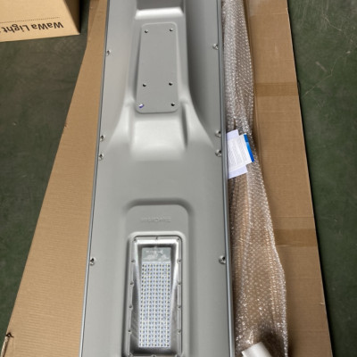 Đèn năng lượng mặt trời SKI-OLK100W