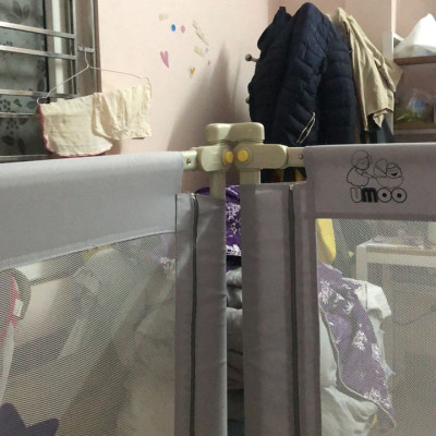 Bộ 02 thanh chắn/ chặn giường 1m8 và 2m UMOO Bản Nâng Cấp 2021, trượt 01 bên tiện lợi khi sử dụng