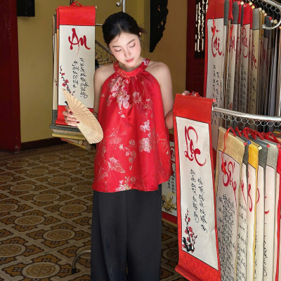 Set áo yếm kèm quần chất vải gấm họa tiết hoa dập nổi Tuệ Nhi Miều Est.2013