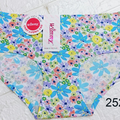 Combo 10 quần lót Su bông. Quần được thiết kết ôm sát vòng 3 tạo sự thoáng mát dễ chịu. 