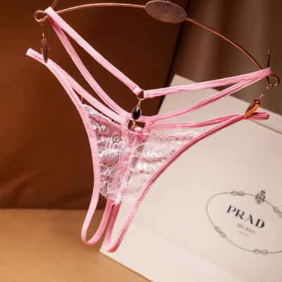 Quần lót 2 dây đính hạt giữa