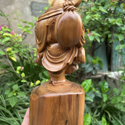 Tượng phật di lặc mini vác tải vàng bằng gỗ bách xanh thơm nức kt cao 20×11×10cm  