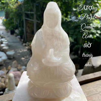 Tượng Phật Quan Âm thờ trong nhà thạch anh trắng NHASAN TP21 nặng 1.1kg, kích thước: cao 15.5cm x ngang 8.7cm x dày 7.2cm