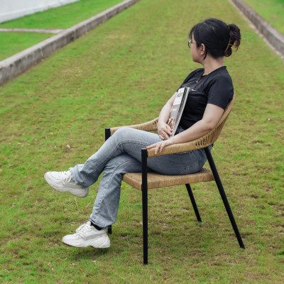 Ghế nhựa sân vường giả mây đan