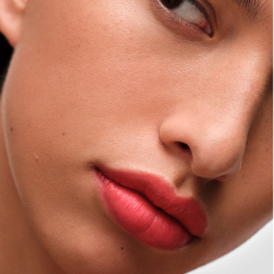 Son màu Prada Monochrome Buildable Weightless Lipcolor O176_NACARAT 3.8gr