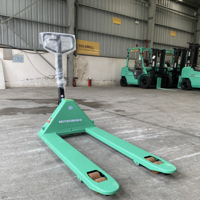 Xe nâng tay chính hãng Mitsubishi - A990070030 - tải nâng 3 tấn - càng rộng 685mm