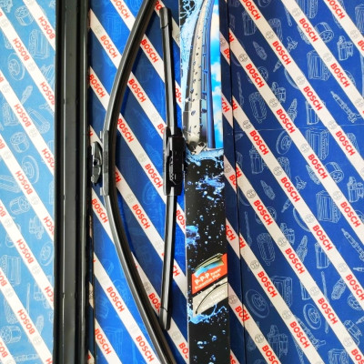 BỘ GẠT MƯA BOSCH AEROTWIN EURO SET PORSCHE MACAN - 20X24 (7296)