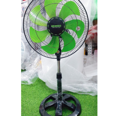 Quạt Điện Đứng 7 cánh Senko LTS1636 - Giao Màu Ngẫu Nhiên - Hàng Chính Hãng
