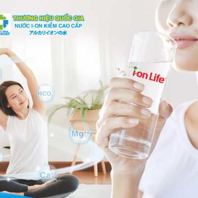 Nước uống kiềm ionLife dung tích 4.5L thùng 4 chai chứa vi khoáng tự nhiên, công nghệ Nhật Bản