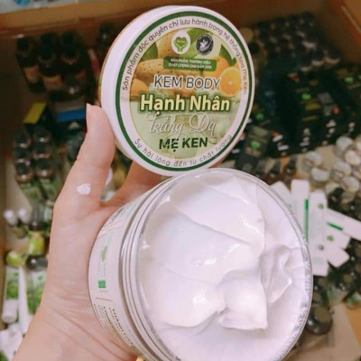KEM DƯỠNG TRẮNG DA BODY HẠNH NHÂN MẸ KEN- Hũ 200ml