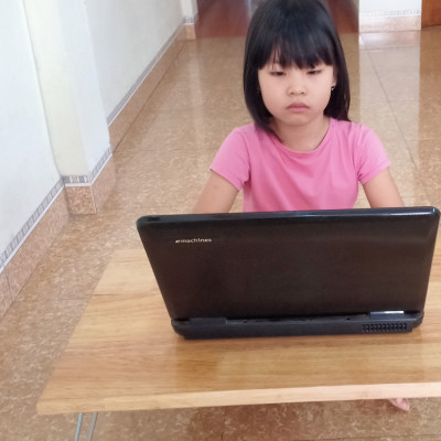 Bàn Học Sinh Gấp Gọn