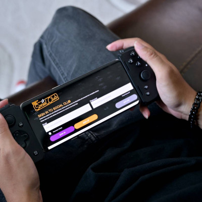 [Mới, hàng chính hãng] Tay cầm điện thoại Razer Kishi V2-Gaming Controller for Android