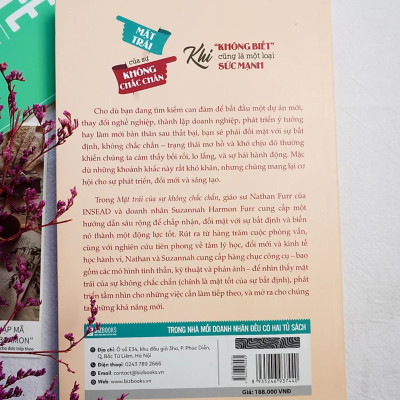 Sách - Mặt trái của sự không chắc chắn: Khi ""không biết"" cũng là một loại sức mạnh - MCBooks