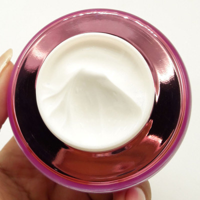 Kem Dưỡng Da Trắng Hồng E5 (hồng)