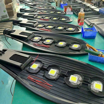 Đèn led đường lá 200w